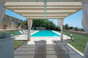 villas sicily with pool