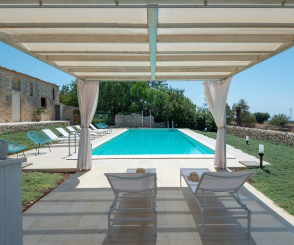 villas sicily with pool
