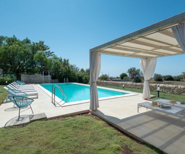 luxury villas sicily with pool