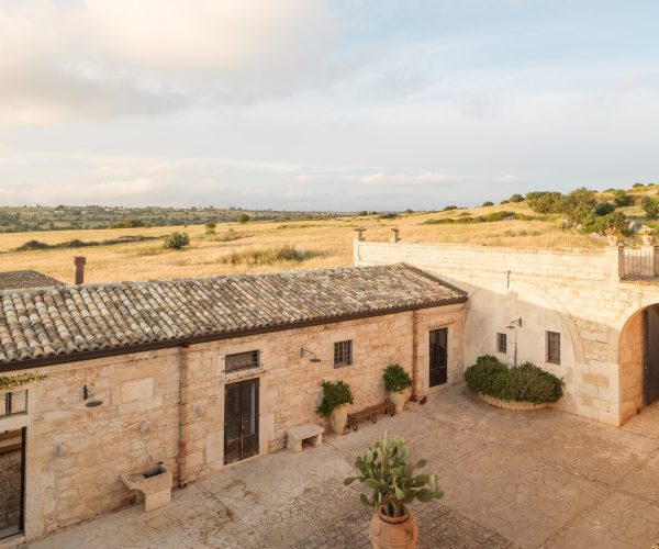 Villa Carcara Hotel / Sciveres Guarini / Ragusa, Italy